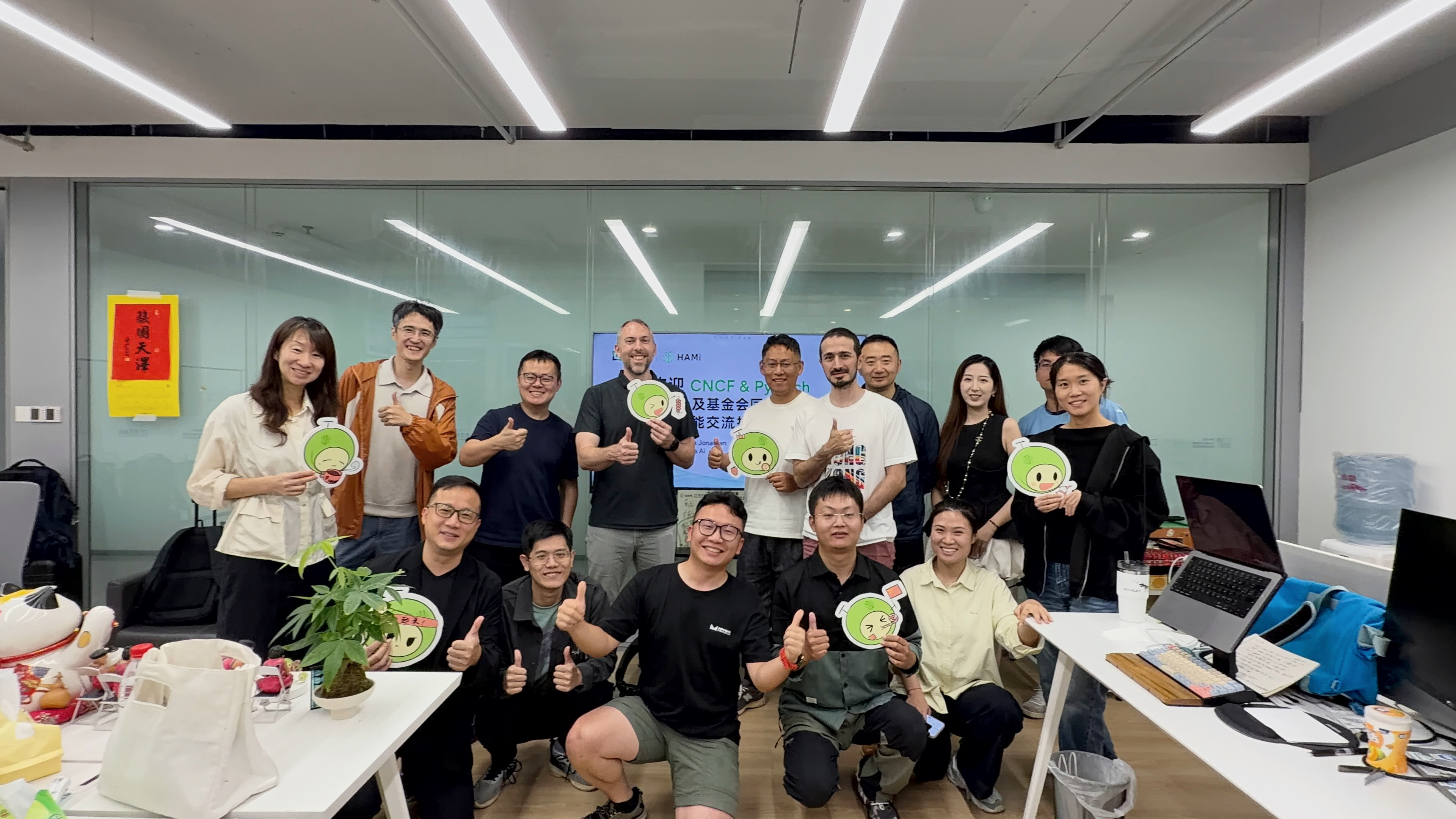 CNCF、PyTorch 基金会代表团走访中国 AI 算力企业